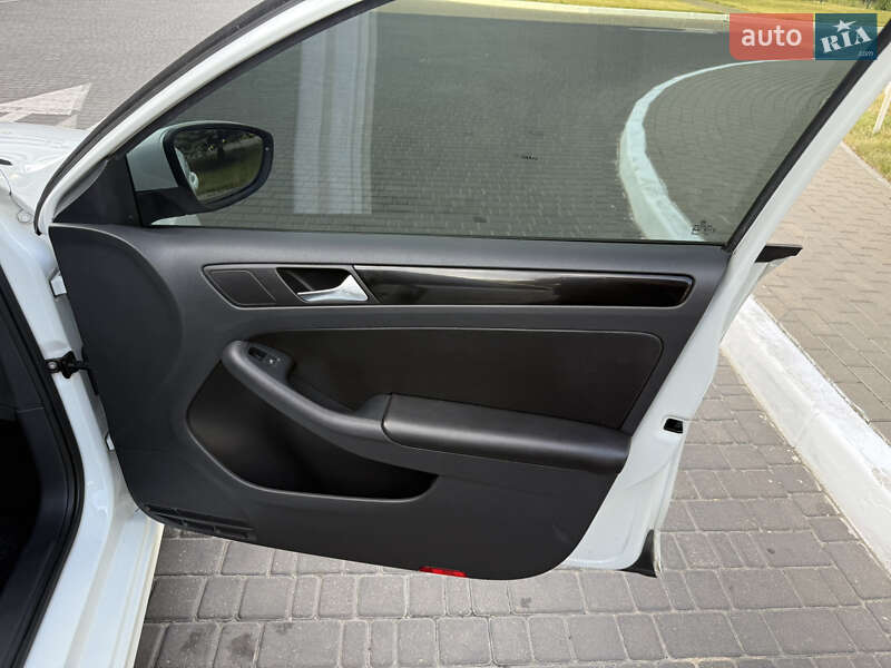 Седан Volkswagen Jetta 2015 в Одессе