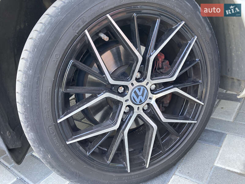 Седан Volkswagen Jetta 2012 в Виннице