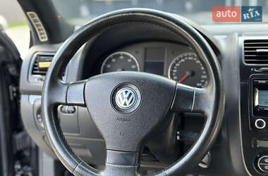 Седан Volkswagen Jetta 2006 в 