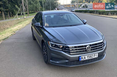 Седан Volkswagen Jetta 2018 в Киеве