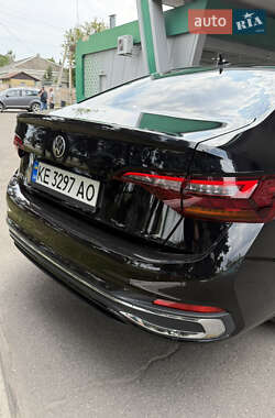 Седан Volkswagen Jetta 2023 в 