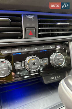 Седан Volkswagen Jetta 2023 в 