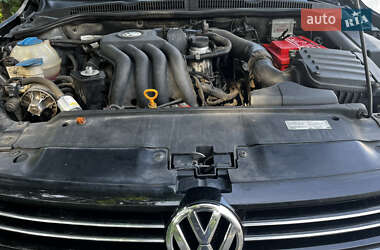 Седан Volkswagen Jetta 2012 в 
