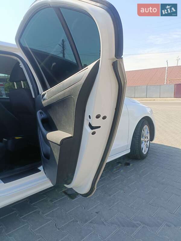 Седан Volkswagen Jetta 2012 в Василькове