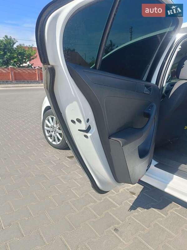 Седан Volkswagen Jetta 2012 в Василькове