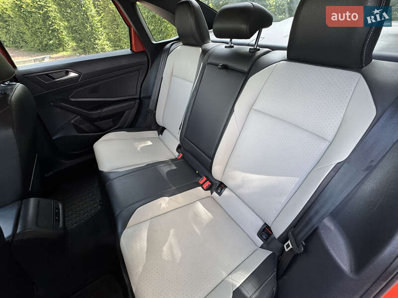 Седан Volkswagen Jetta 2018 в Киеве