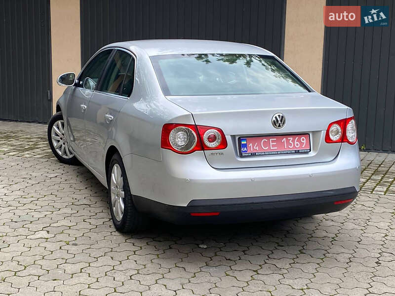 Седан Volkswagen Jetta 2007 в Самборе