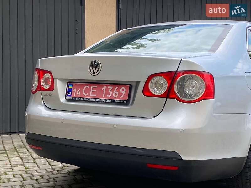 Седан Volkswagen Jetta 2007 в Самборе