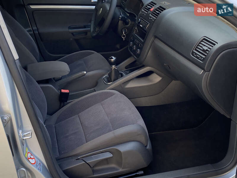 Седан Volkswagen Jetta 2007 в Самборе