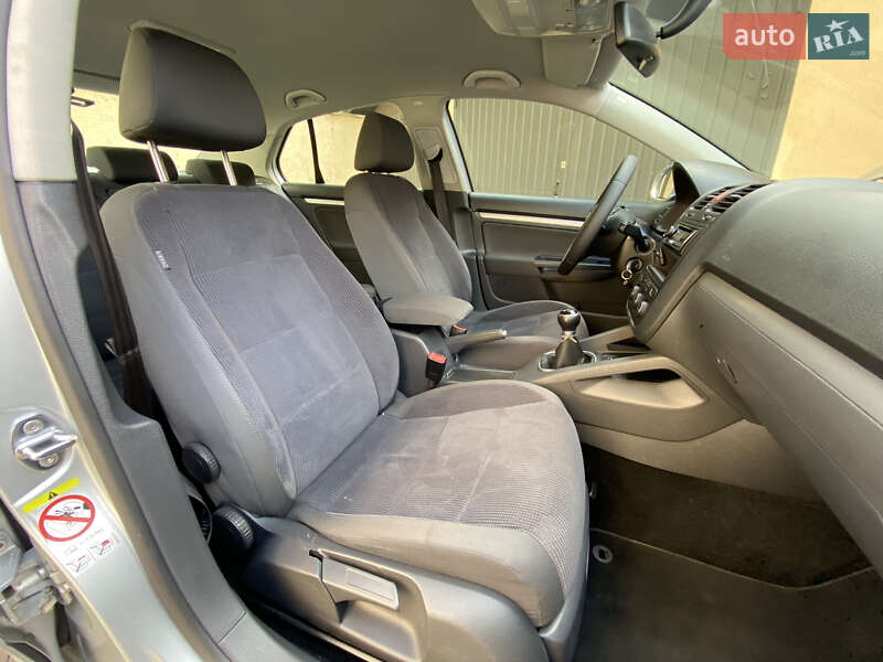Седан Volkswagen Jetta 2007 в Самборе