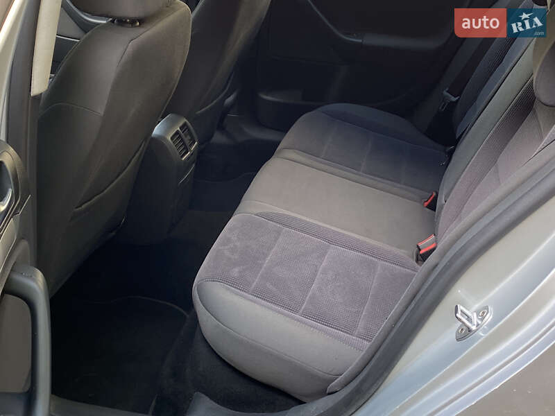 Седан Volkswagen Jetta 2007 в Самборе