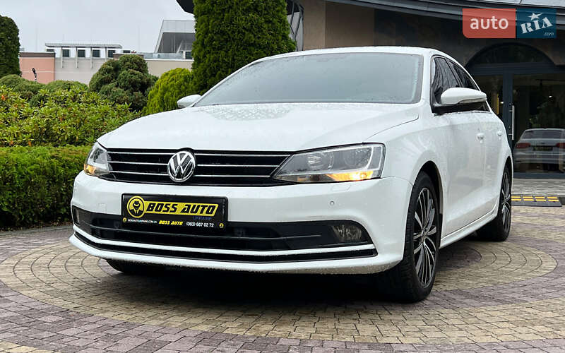 Седан Volkswagen Jetta 2014 в Львове