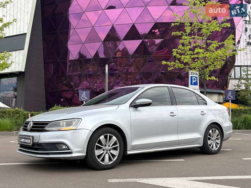 Седан Volkswagen Jetta 2016 в Киеве