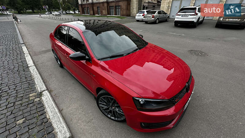 Седан Volkswagen Jetta 2013 в Харькове