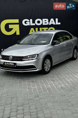 Седан Volkswagen Jetta 2015 в 