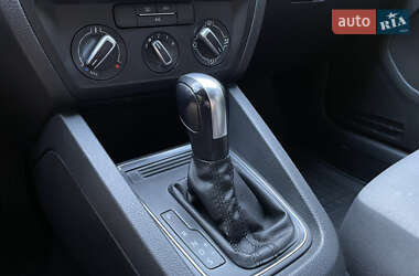 Седан Volkswagen Jetta 2017 в 