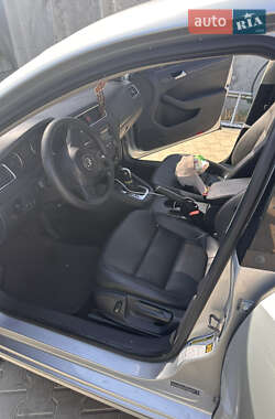 Седан Volkswagen Jetta 2013 в 