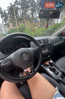 Седан Volkswagen Jetta 2013 в 