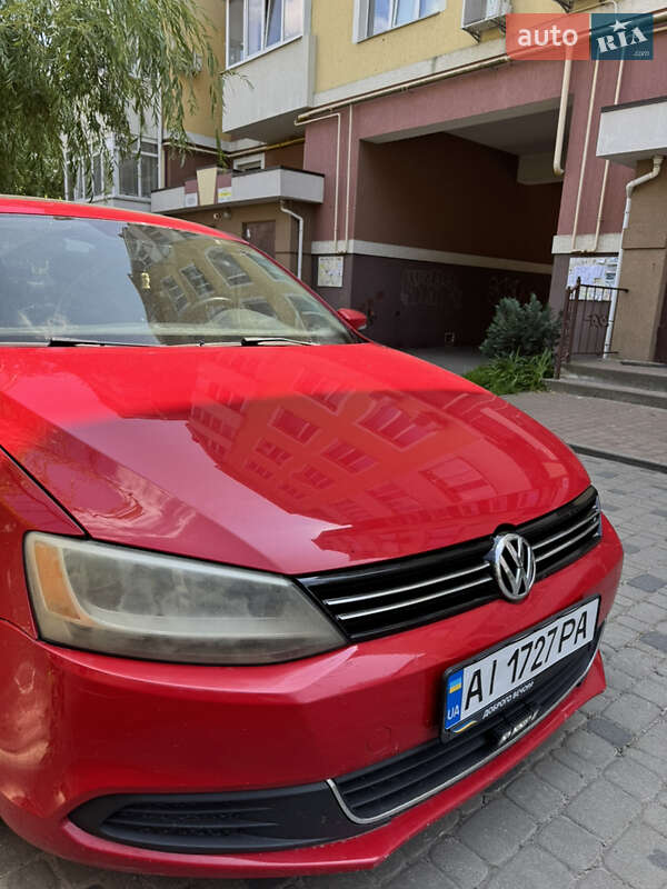 Седан Volkswagen Jetta 2013 в Ирпене
