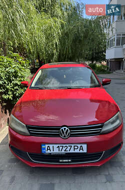 Седан Volkswagen Jetta 2013 в 