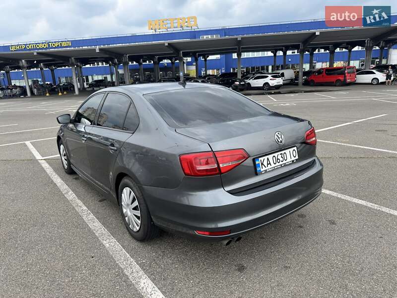 Седан Volkswagen Jetta 2015 в Киеве