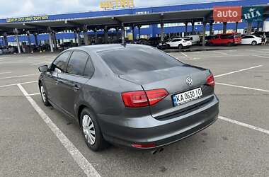 Седан Volkswagen Jetta 2015 в 