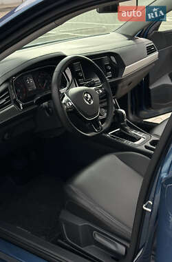 Седан Volkswagen Jetta 2019 в 