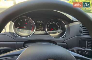 Седан Volkswagen Jetta 2016 в 