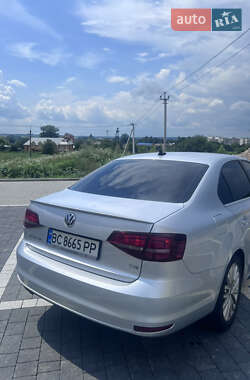 Седан Volkswagen Jetta 2016 в Пустомитах