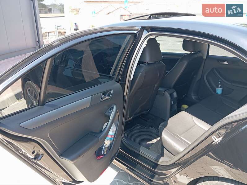 Седан Volkswagen Jetta 2015 в Одесі