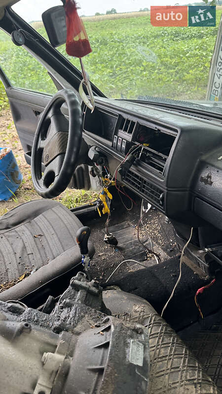 Седан Volkswagen Jetta 1988 в Радехові