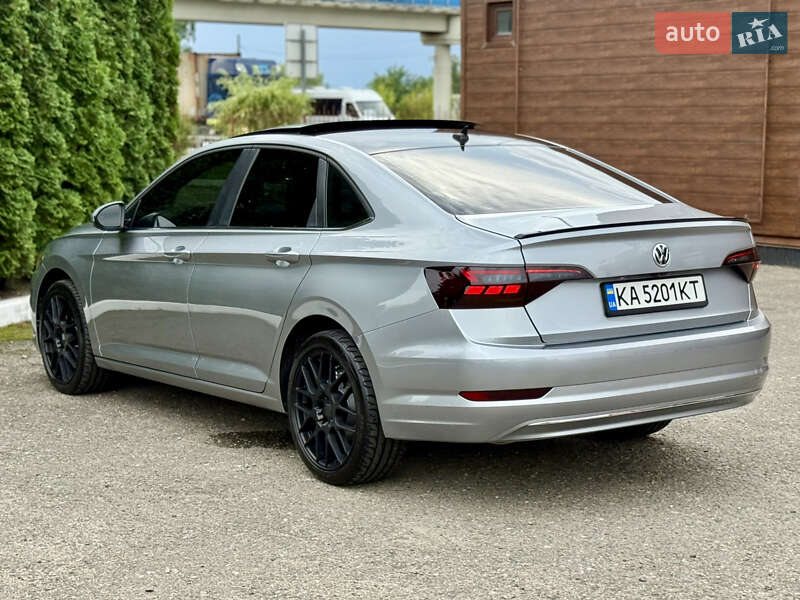 Седан Volkswagen Jetta 2019 в Киеве