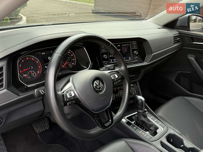Седан Volkswagen Jetta 2019 в Киеве