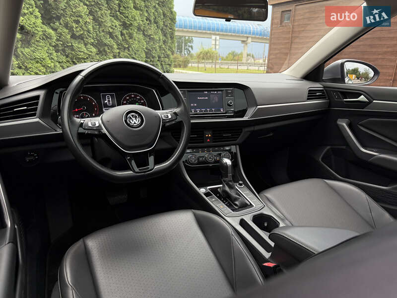 Седан Volkswagen Jetta 2019 в Киеве