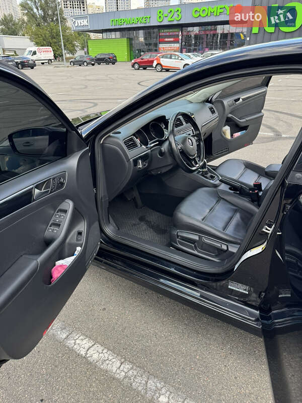 Седан Volkswagen Jetta 2015 в Киеве