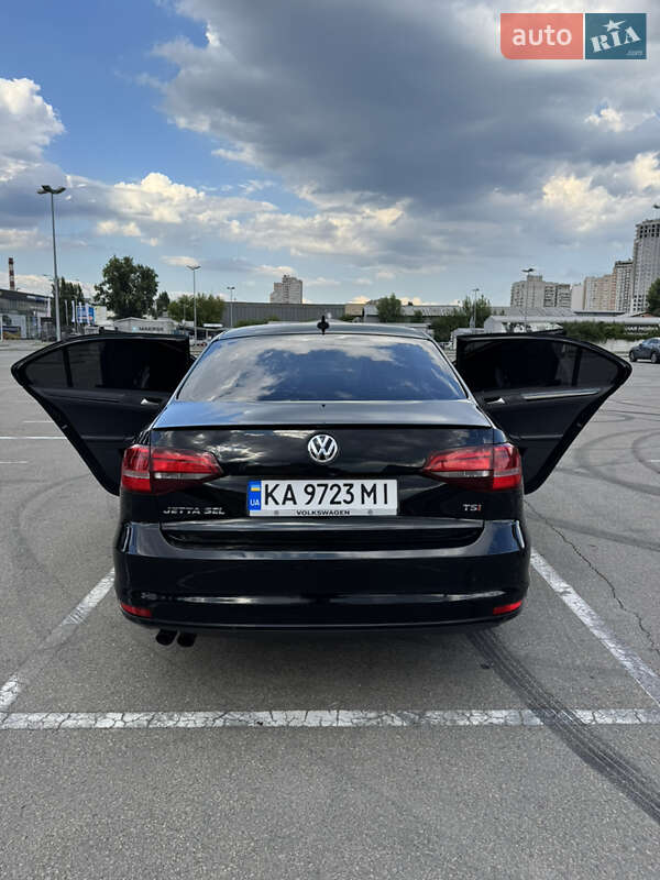 Седан Volkswagen Jetta 2015 в Киеве