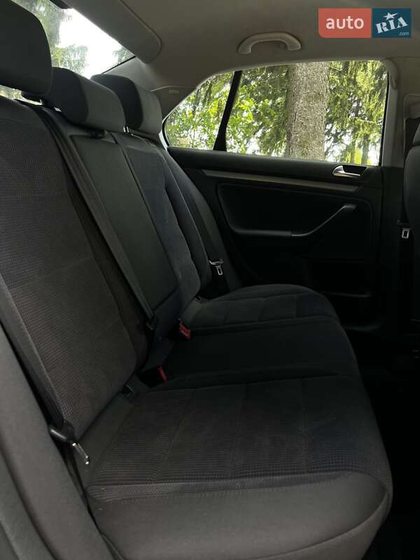 Седан Volkswagen Jetta 2008 в Вознесенске