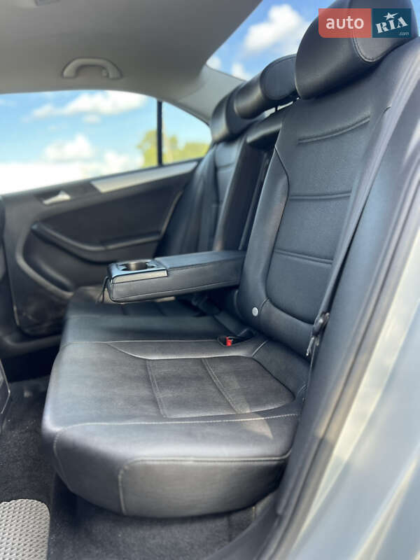 Седан Volkswagen Jetta 2012 в Киеве