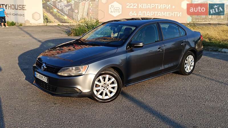 Седан Volkswagen Jetta 2013 в Львове