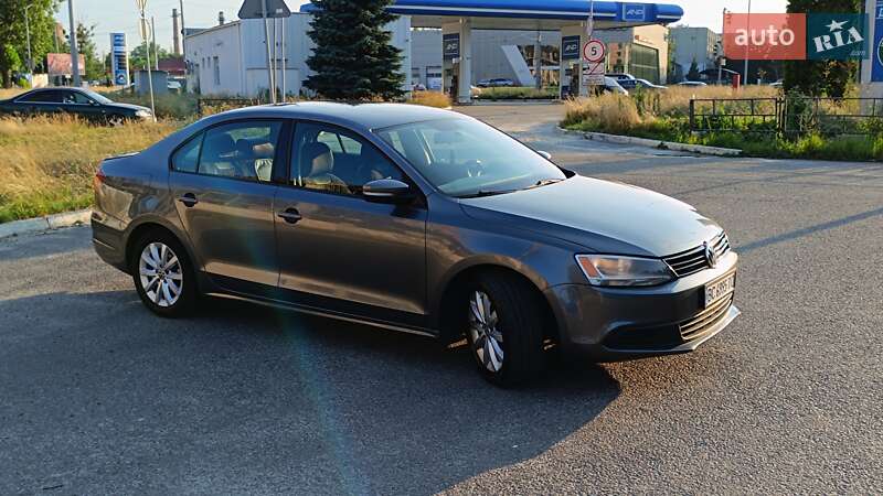 Седан Volkswagen Jetta 2013 в Львове