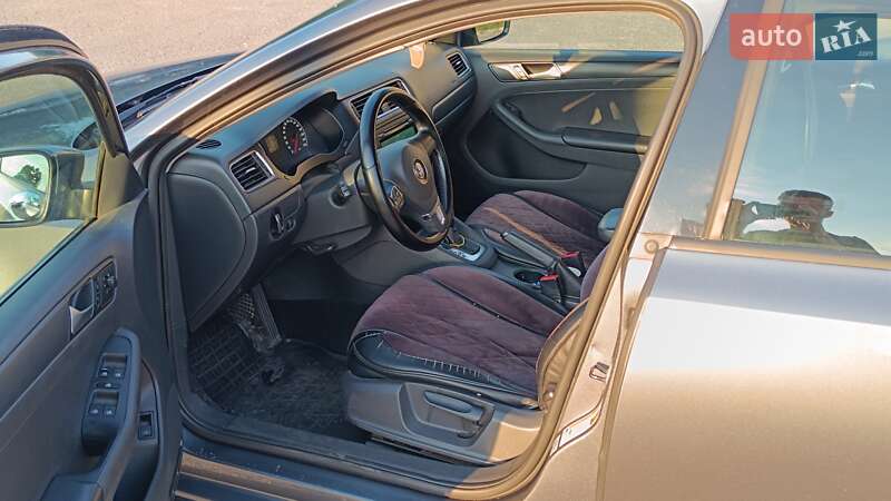 Седан Volkswagen Jetta 2013 в Львове