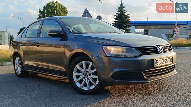 Седан Volkswagen Jetta 2013 в Львове