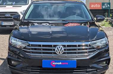 Седан Volkswagen Jetta 2019 в 