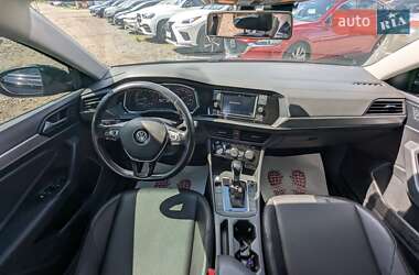 Седан Volkswagen Jetta 2019 в 