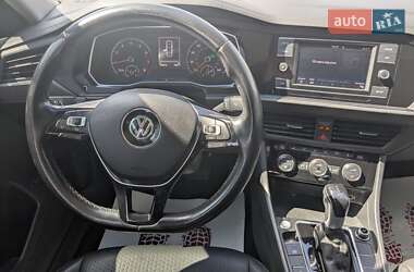 Седан Volkswagen Jetta 2019 в 