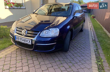 Седан Volkswagen Jetta 2005 в Вінниці