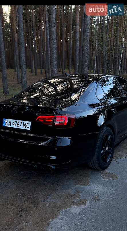 Седан Volkswagen Jetta 2016 в Киеве