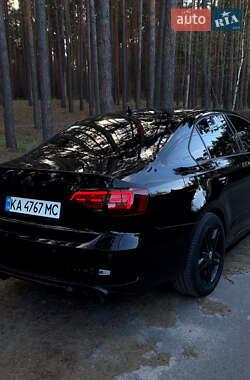 Седан Volkswagen Jetta 2016 в 