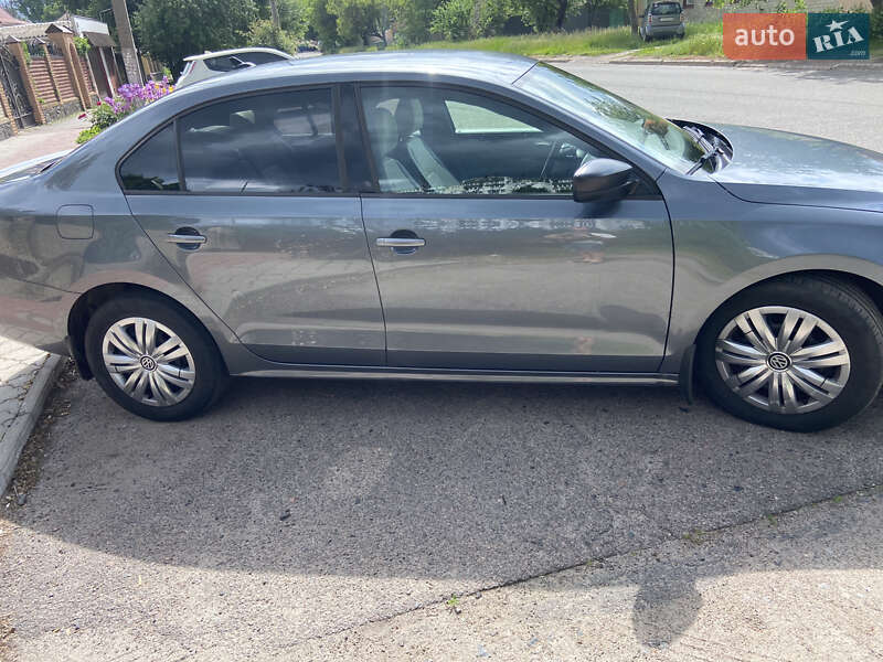 Седан Volkswagen Jetta 2015 в Черкассах