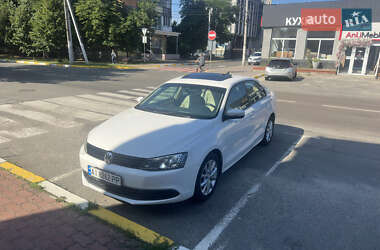 Седан Volkswagen Jetta 2011 в 